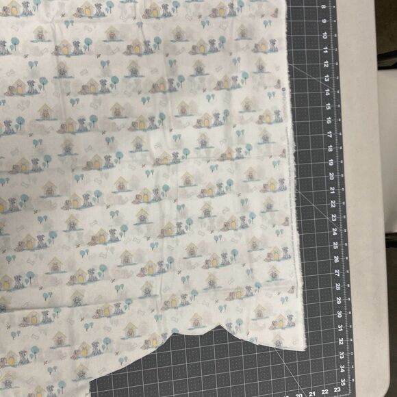 Joann's Fabric Scamps Pattern 100% Cotton 29x40 inches (K13) - Picture 4 of 5